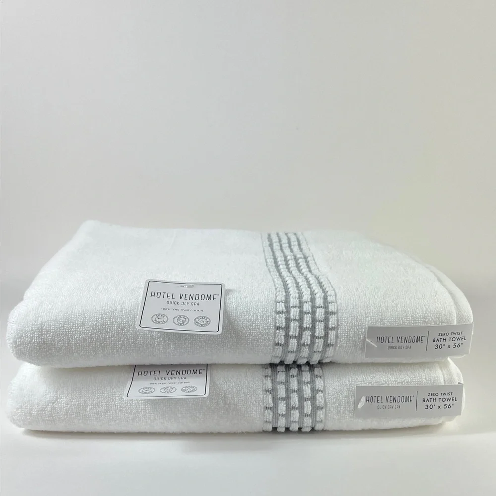 Hotel Vendome Bath Towels Spa White Gray Plush Cotton Zero Twist Set of 2 NEW